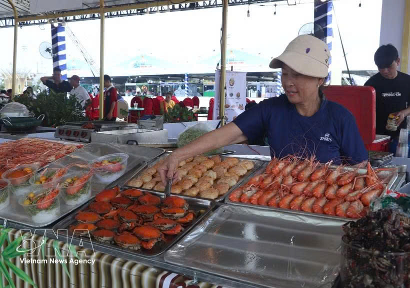 Ca Mau connects businesses to expand markets