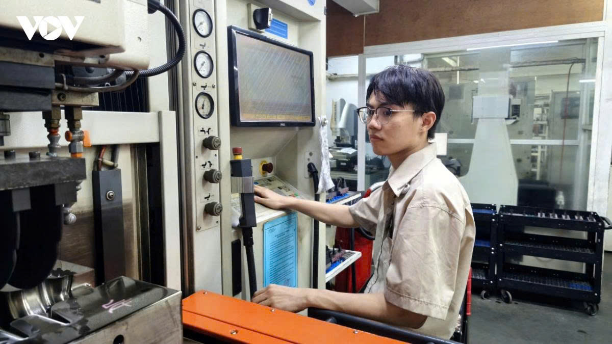 Tăng trưởng xuất nhập khẩu: Cơ hội nâng cao năng lực sản xuất