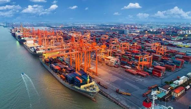 Xuất nhập khẩu hàng hóa vượt mốc 1.000 tỷ USD sau 10 tháng